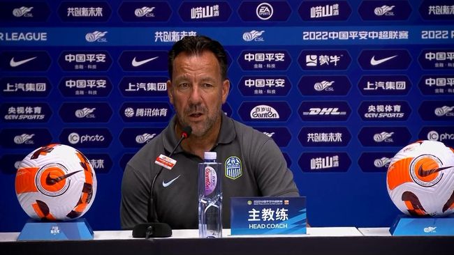 那不勒斯引进萨马尔季奇越来越接近达成协议那不勒斯有意乌迪内斯21岁中场萨马尔季奇，两家俱乐部仍在进行谈判，并取得了共识，越来越接近达成协议，球员父亲抵达意大利，与乌迪内斯讨论更多细节问题。